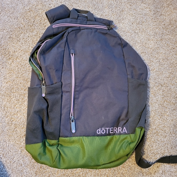 doTERRA 2015 backpack - Picture 2 of 4